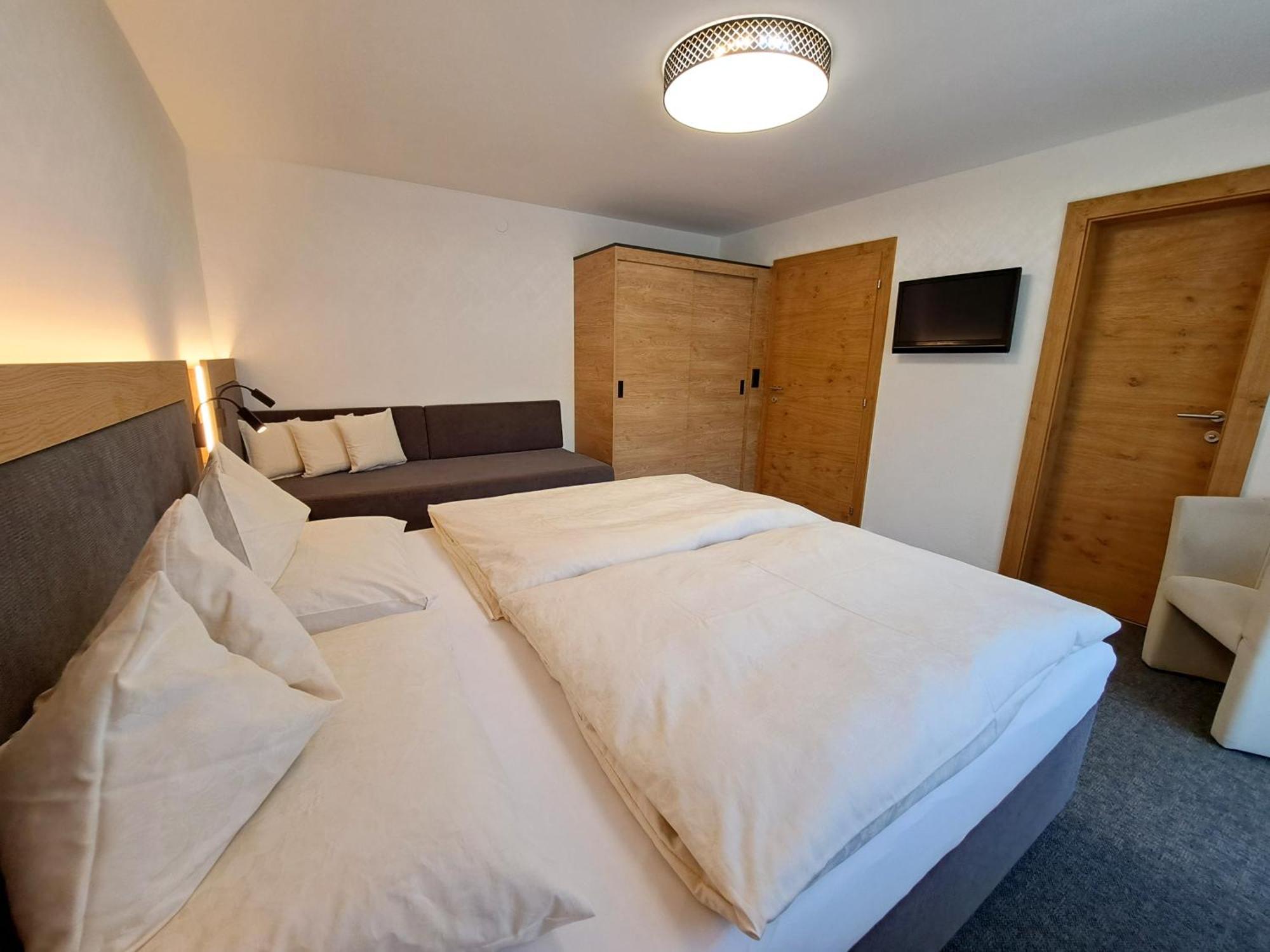 Gaestehaus Hochmuth Mayrhofen Luaran gambar